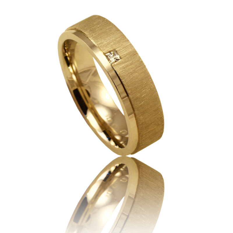 Yellow gold wedding ring