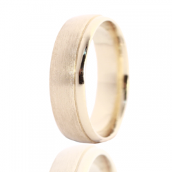 Yellow gold ring