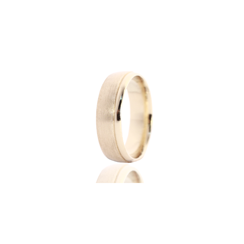 Yellow gold ring