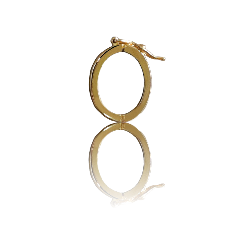 Gold necklace clasp